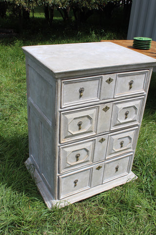 fone Circa 1850 Early Victorian geometric chest of drawers